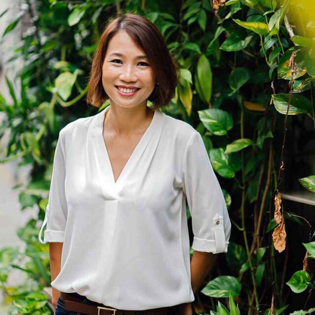 https://elliott-lawns.com/wp-content/uploads/2019/02/team_03-640x640.jpg
