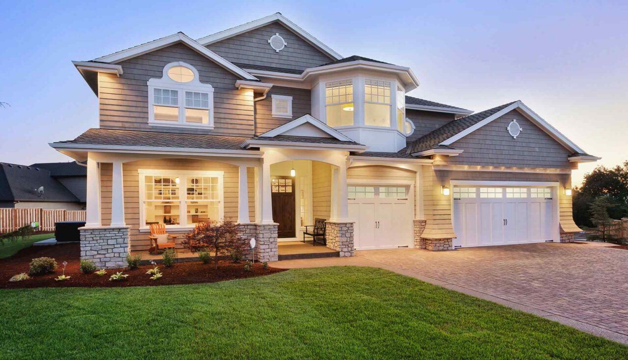 https://elliott-lawns.com/wp-content/uploads/2019/08/home_4_video_image-1280x733.jpg