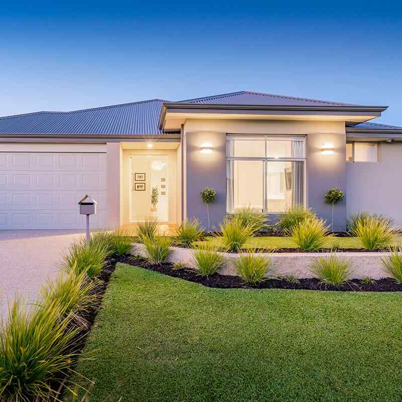 https://elliott-lawns.com/wp-content/uploads/2019/09/card_08.jpg